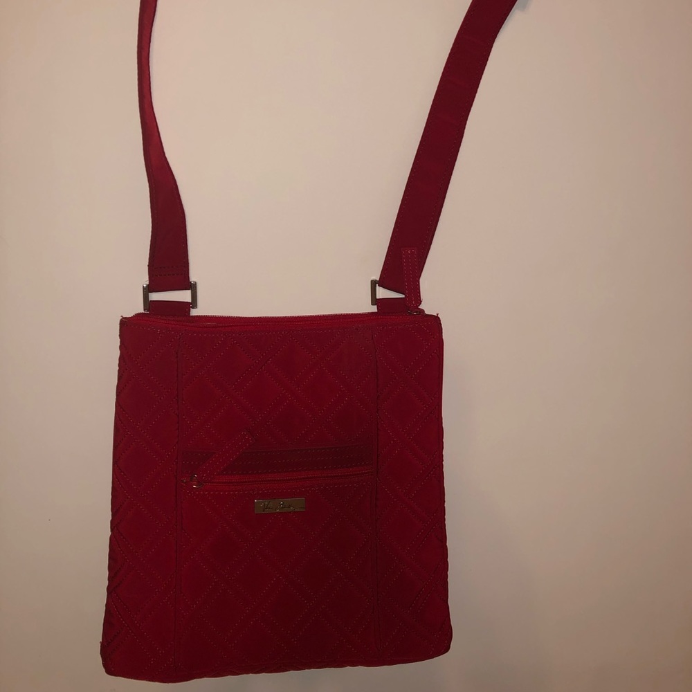 BRAND NEW, NEVER USED VERA BRADLEY SHOULDER BAG